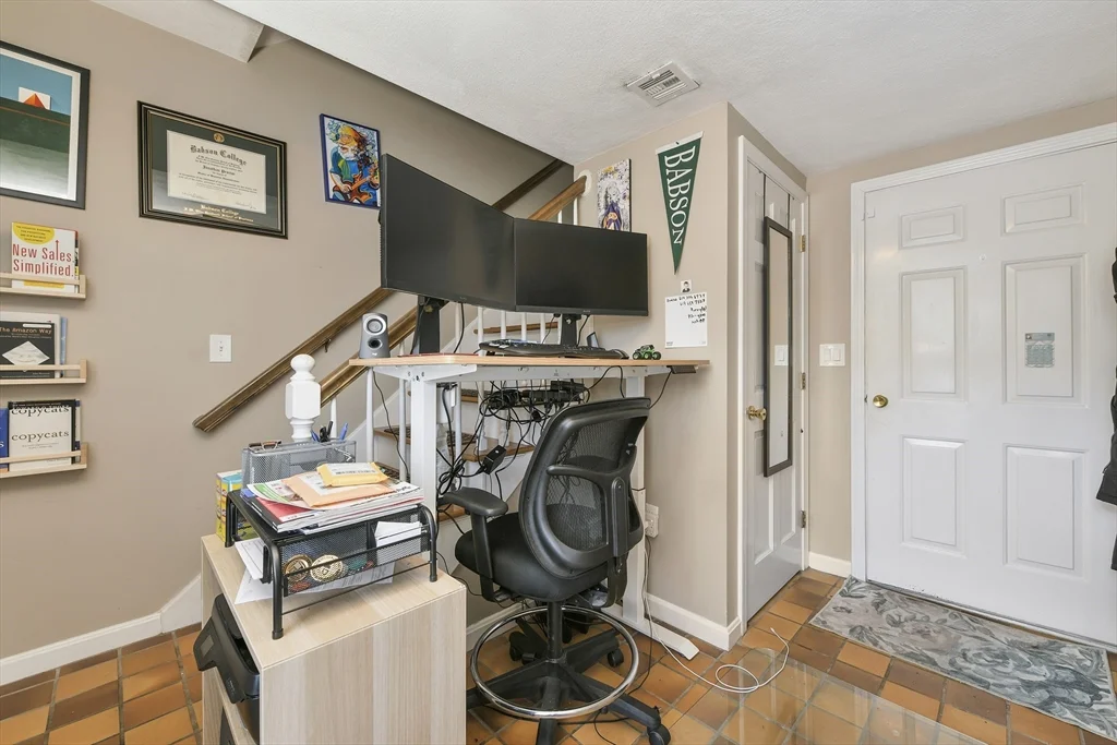 1045 Washington St, Newton