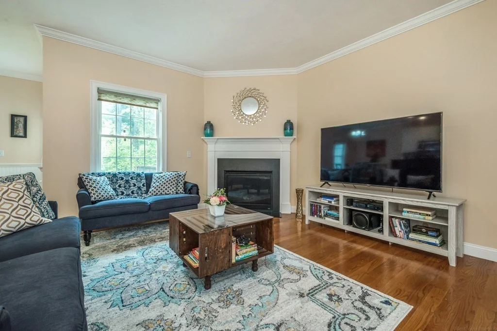 4 Cyrus Way, Northborough