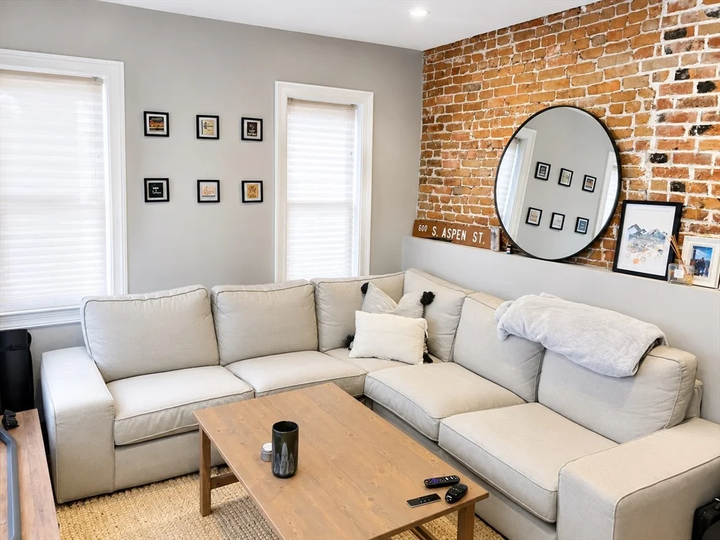 764 E 6th St, South Boston