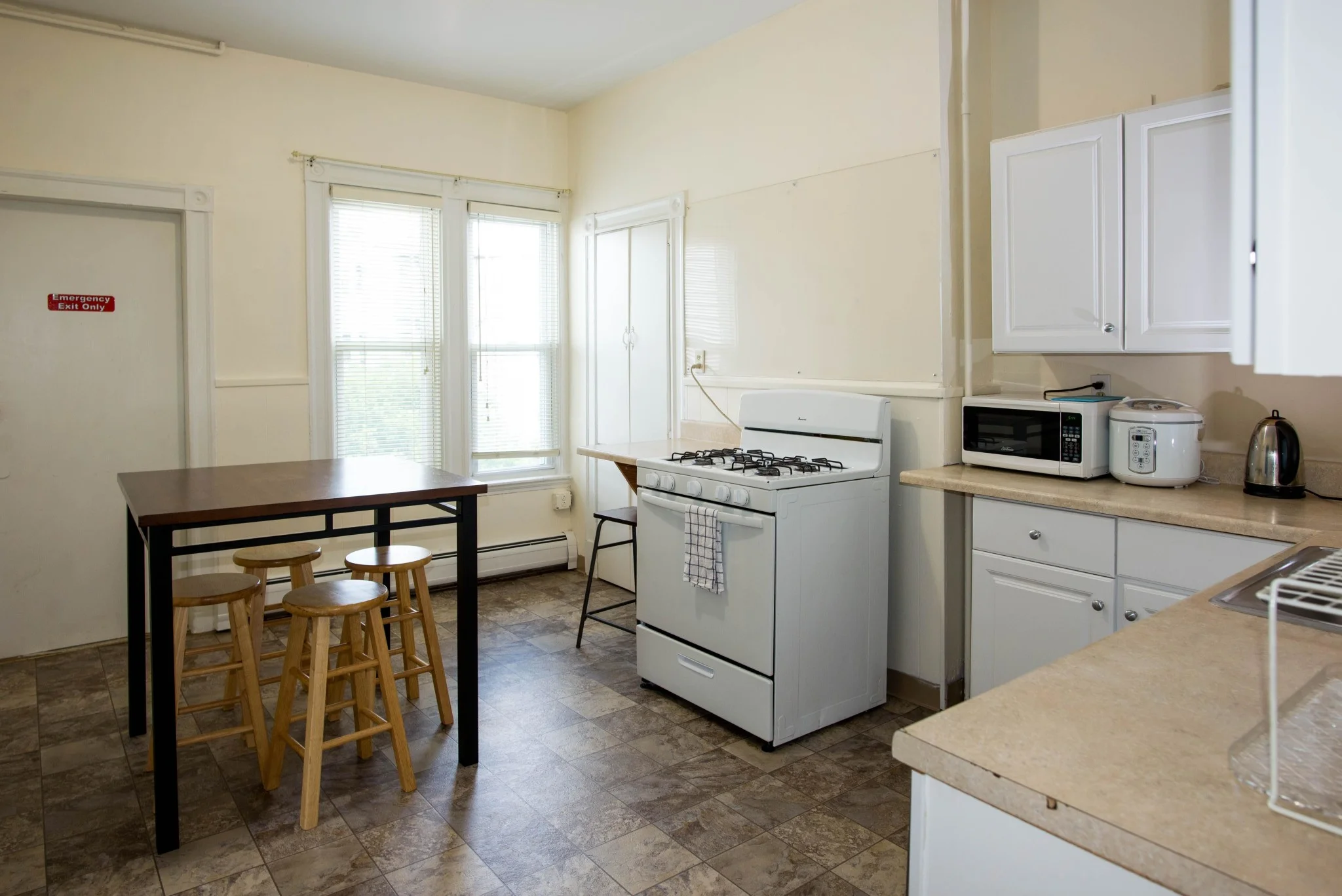 42 Everett St, East Boston