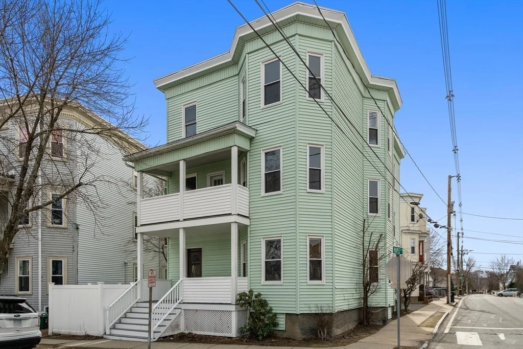 99 Beech St, Belmont