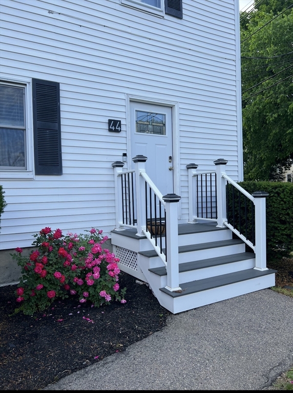 44 Prospect St, North Attleboro