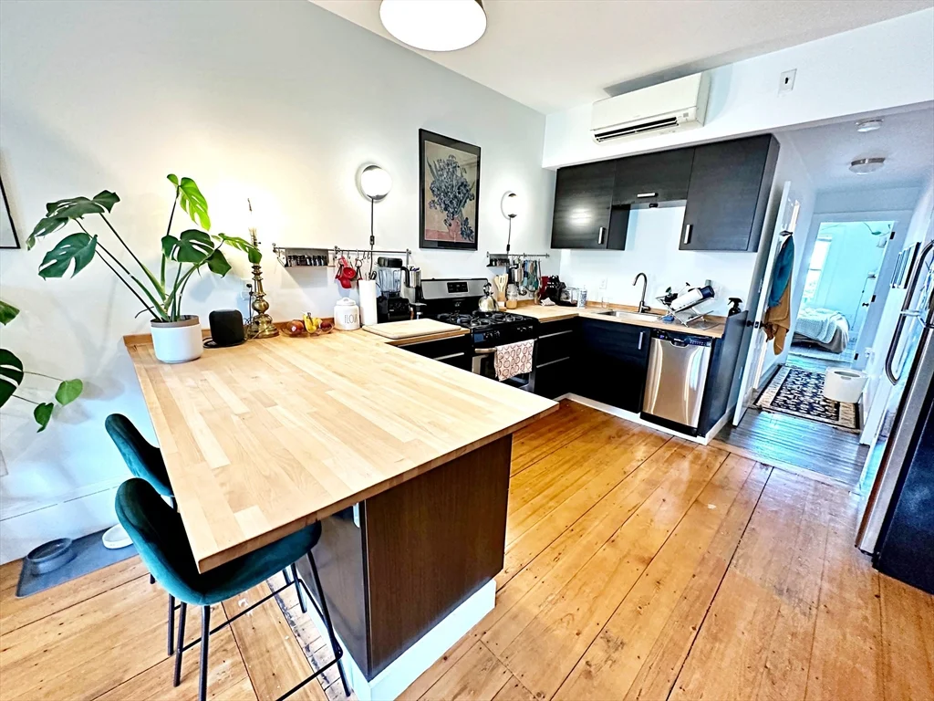 264 Sumner St, East Boston