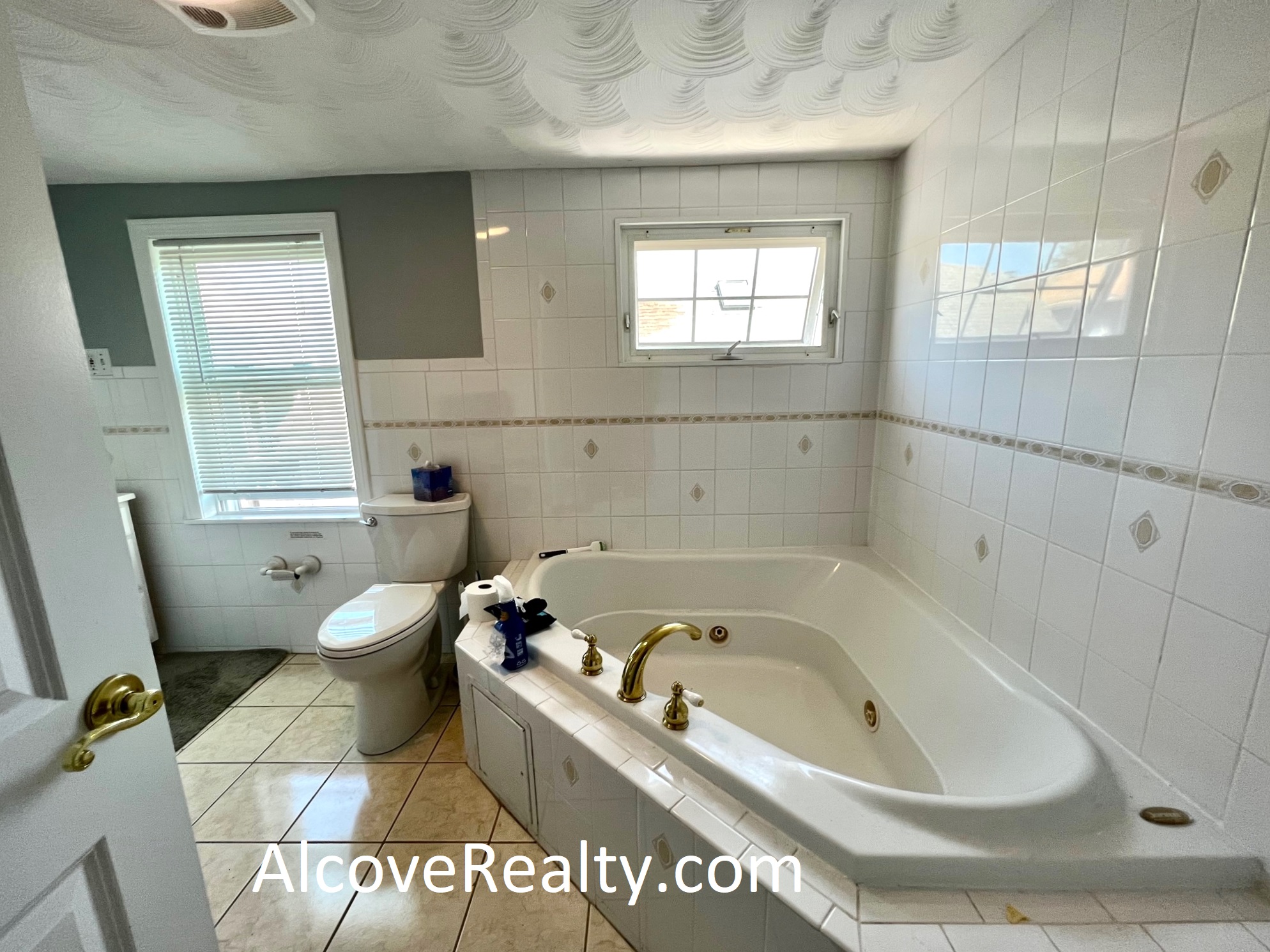 37 Sterling St, West Somerville