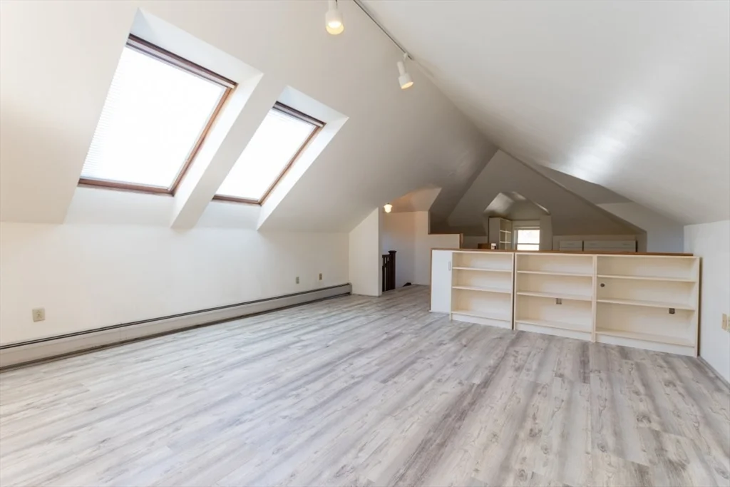 81 Cushing Ave, Belmont