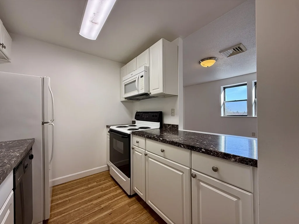 6 S Washington St, North Attleboro