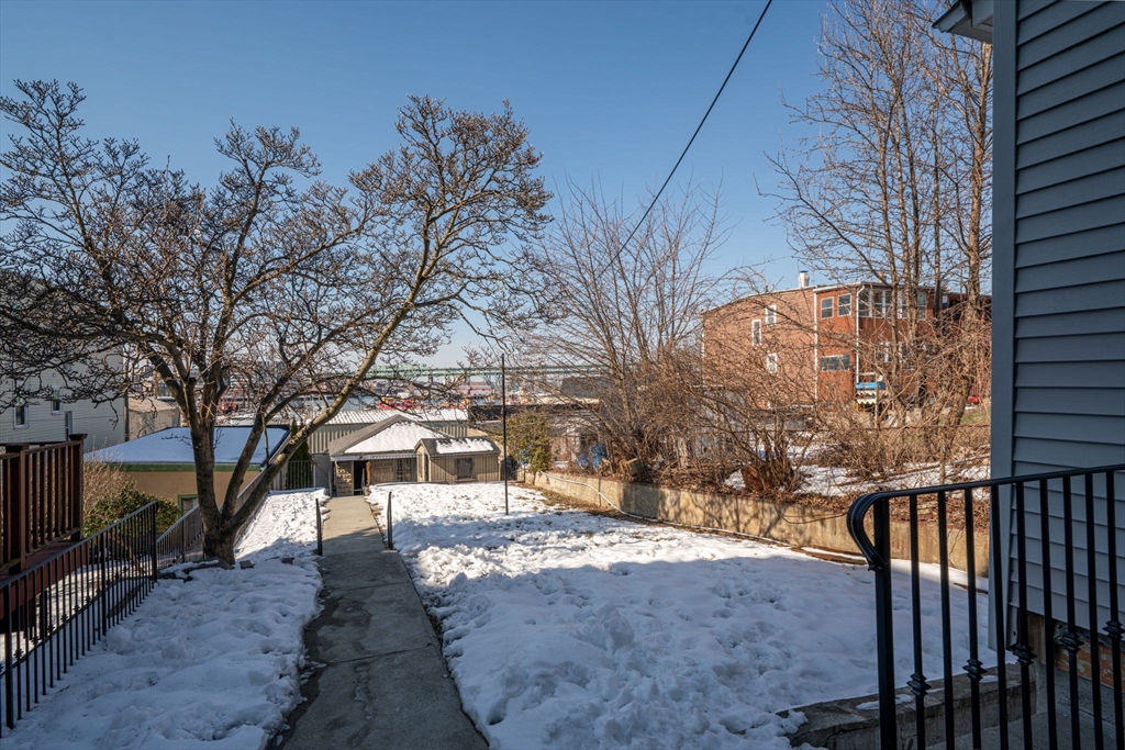 390 Meridian St, Central Square