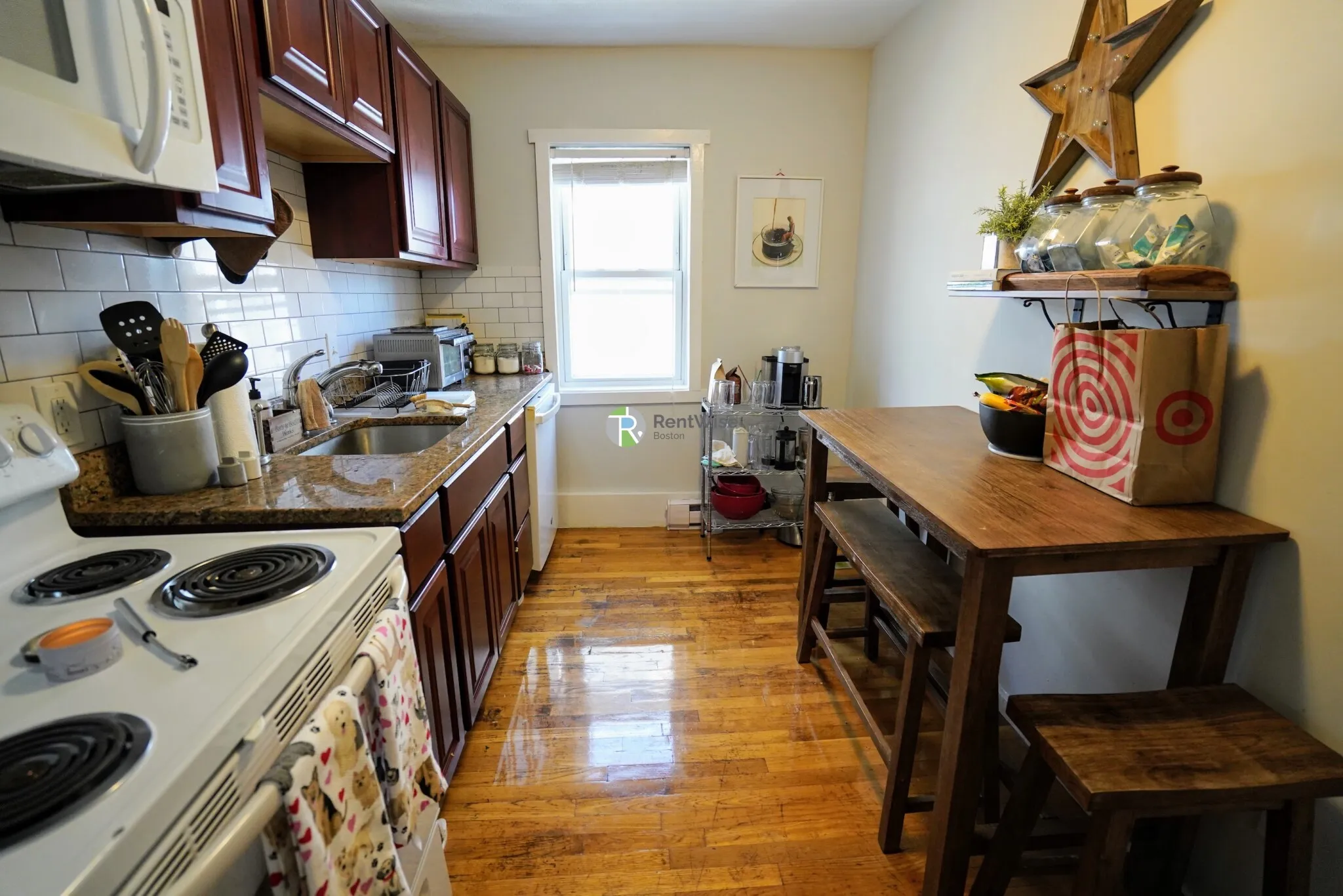 4 Schrepel Pl, South Boston