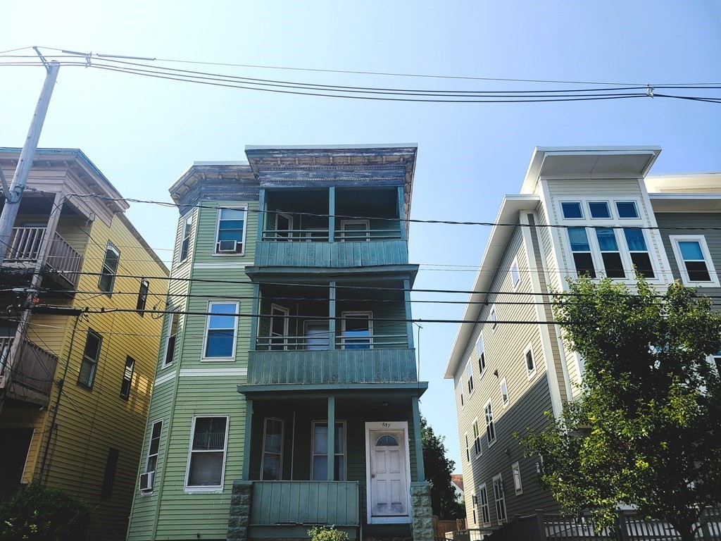 537 Beach St, Revere