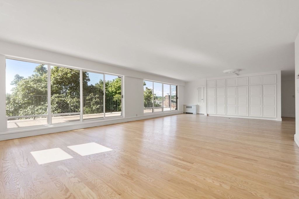 131 Sewall Ave, Coolidge Corner