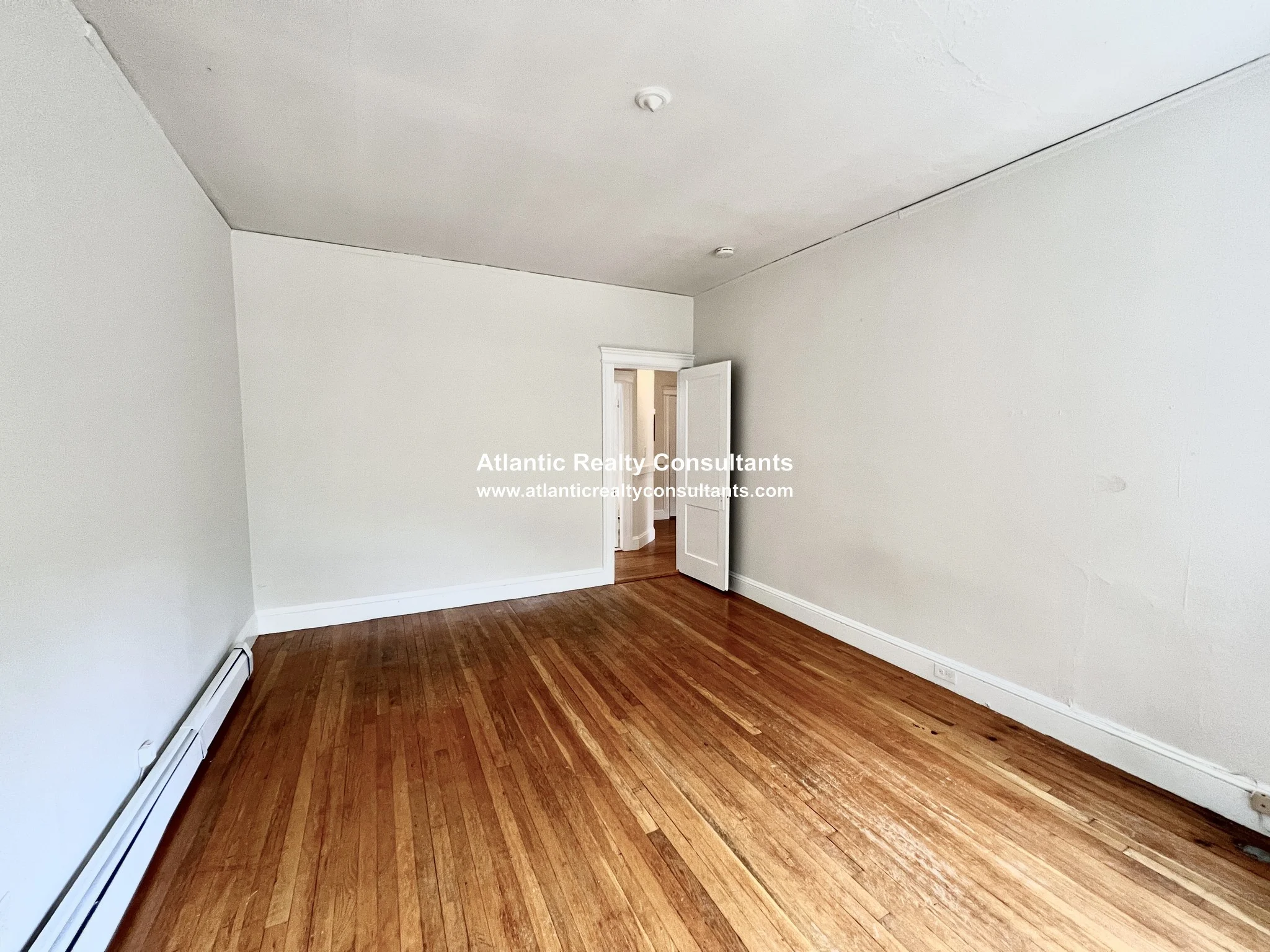 1840 Commonwealth Ave, Brighton