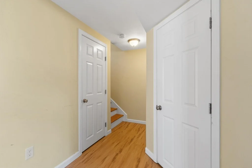 27 Pine St, Pepperell
