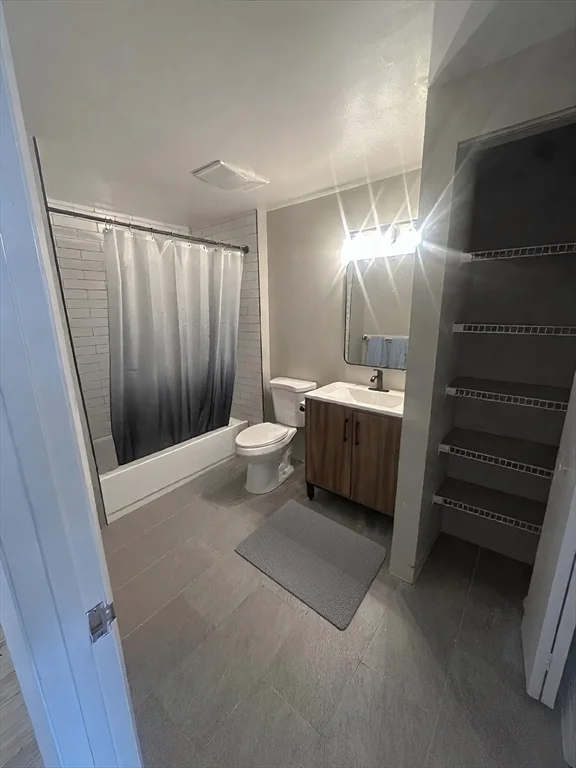 84 Gainsborough St, Fenway