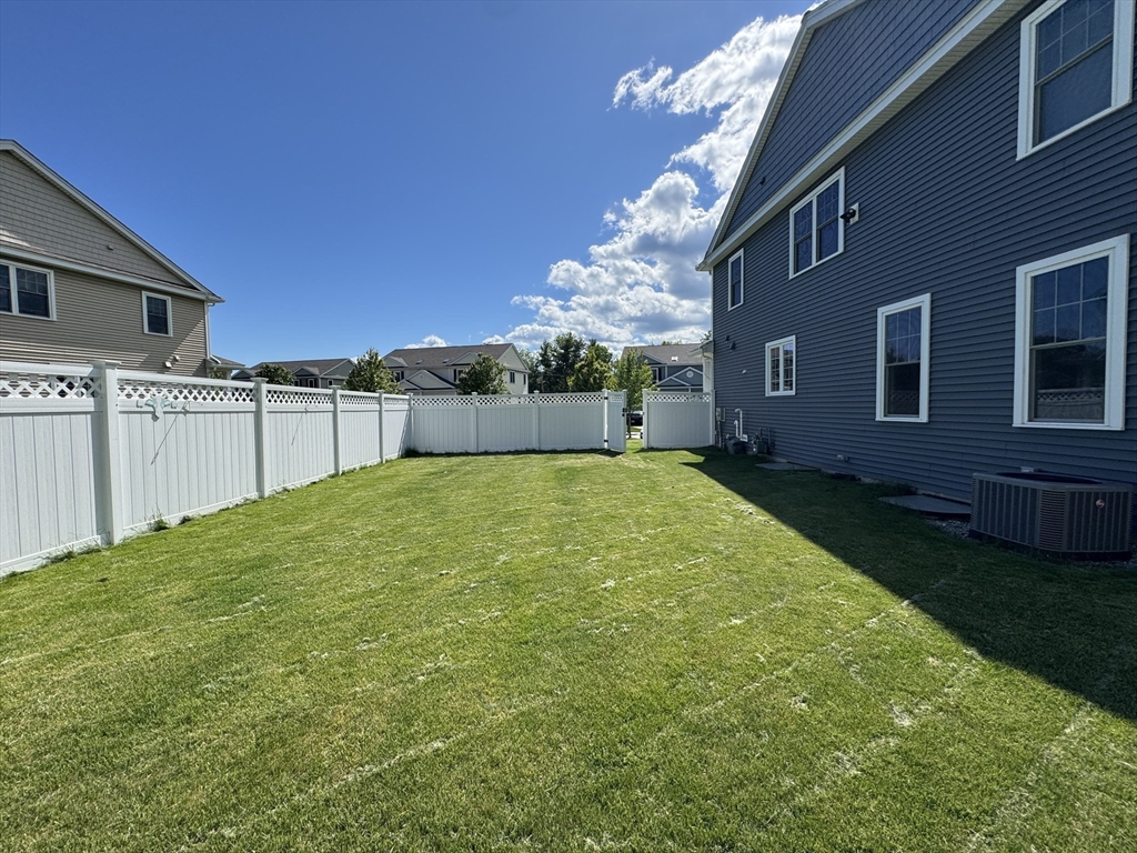 17 Garvey Rd, Woburn