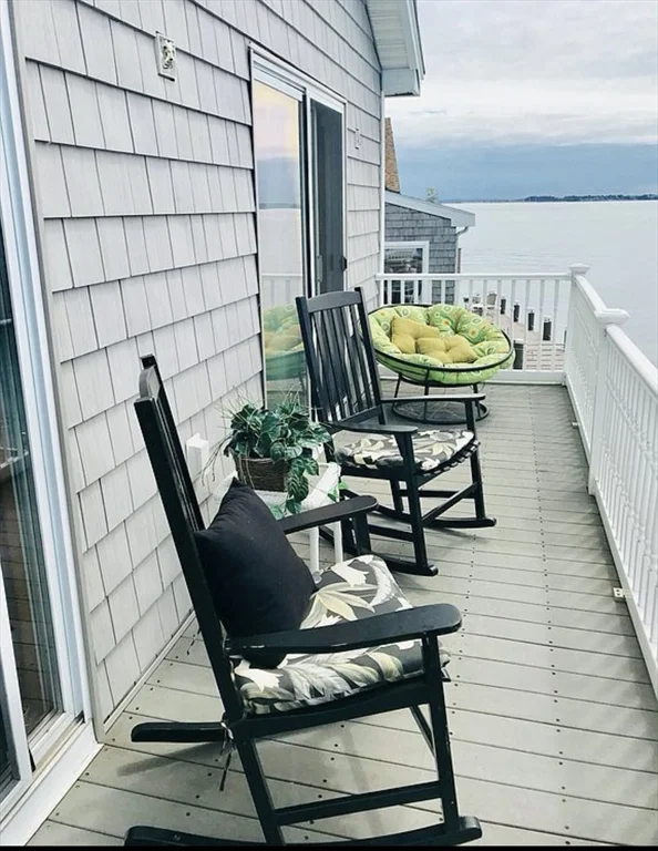 39 Castle Rd, Nahant