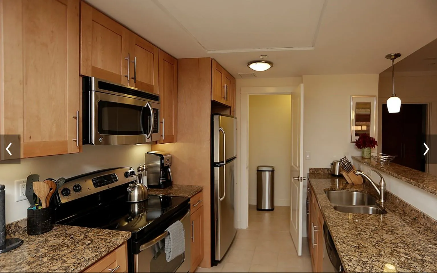 87 New St, Neighborhood Nine