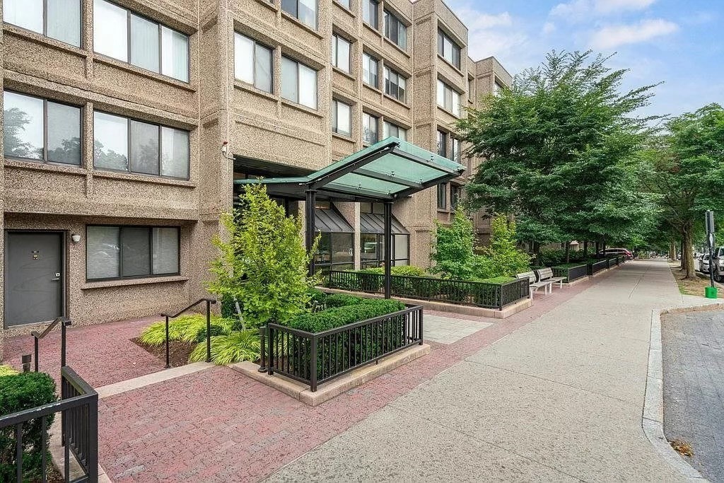 1731 Beacon St, Brookline