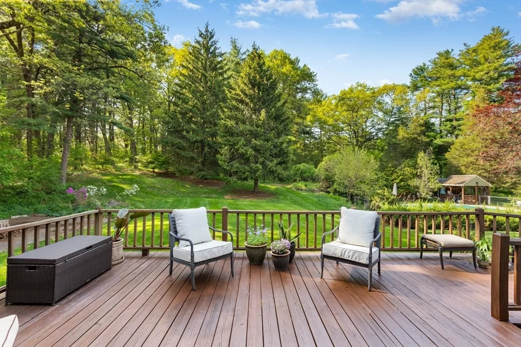 368 Main St, Lynnfield