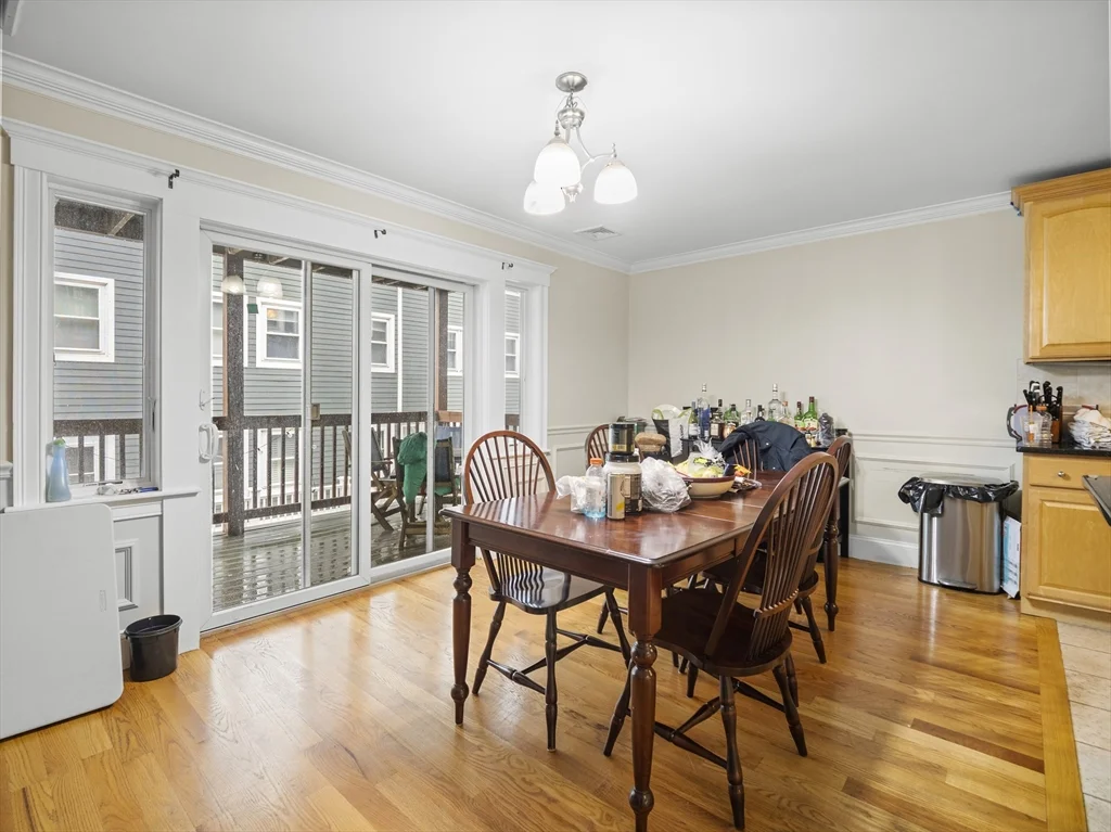 157 W 6th St, South Boston
