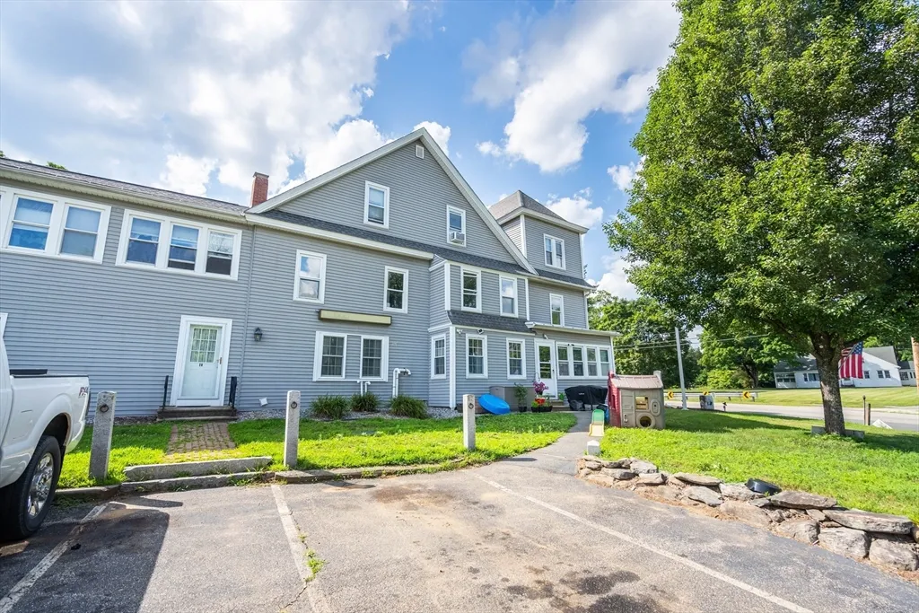 85 East Main St, West Brookfield