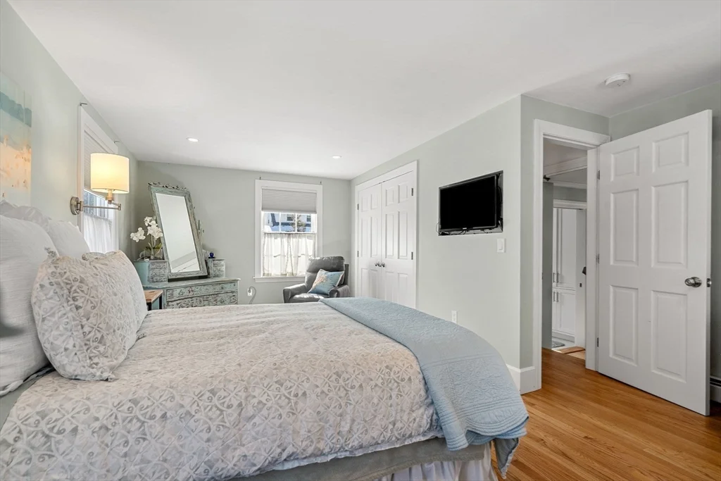 9 Brimblecomb, Marblehead