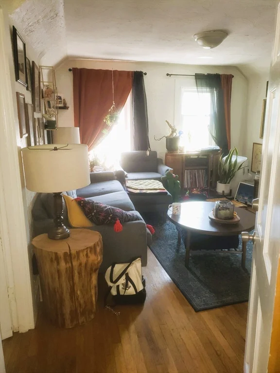 478 Medford St, Somerville