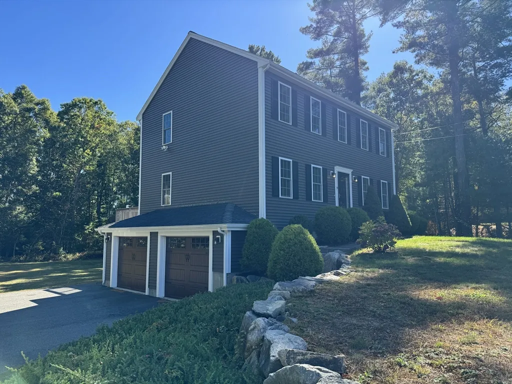 55 Wenham Rd, Carver