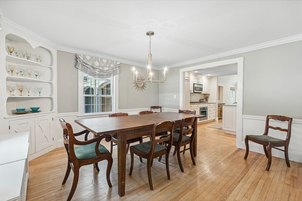 37 Tennyson Rd, Wellesley