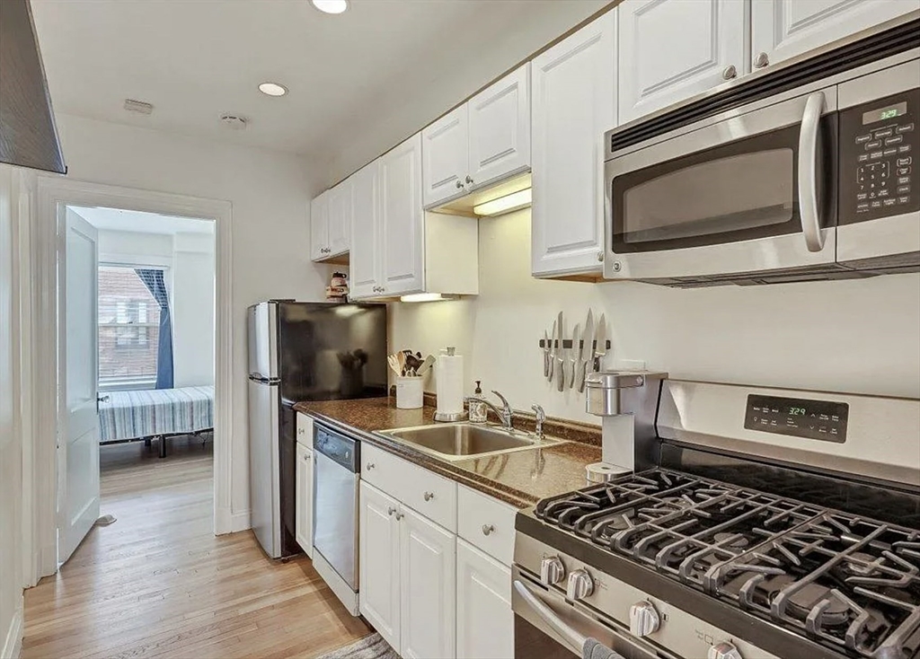 130 Myrtle St, Beacon Hill