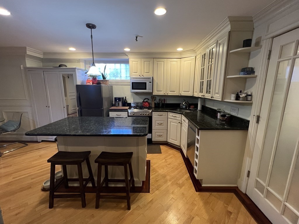 1 bed, 1 bath apartment for rent at 20 Gloucester St Unit B, Back Bay — photo 5 of 6