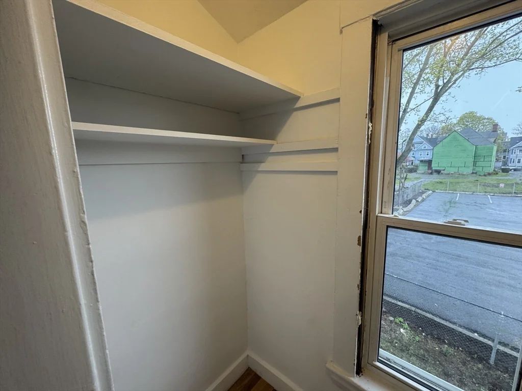 24 Foster St, Brighton