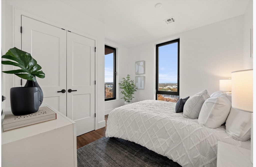 1515 Commonwealth Ave, Brighton