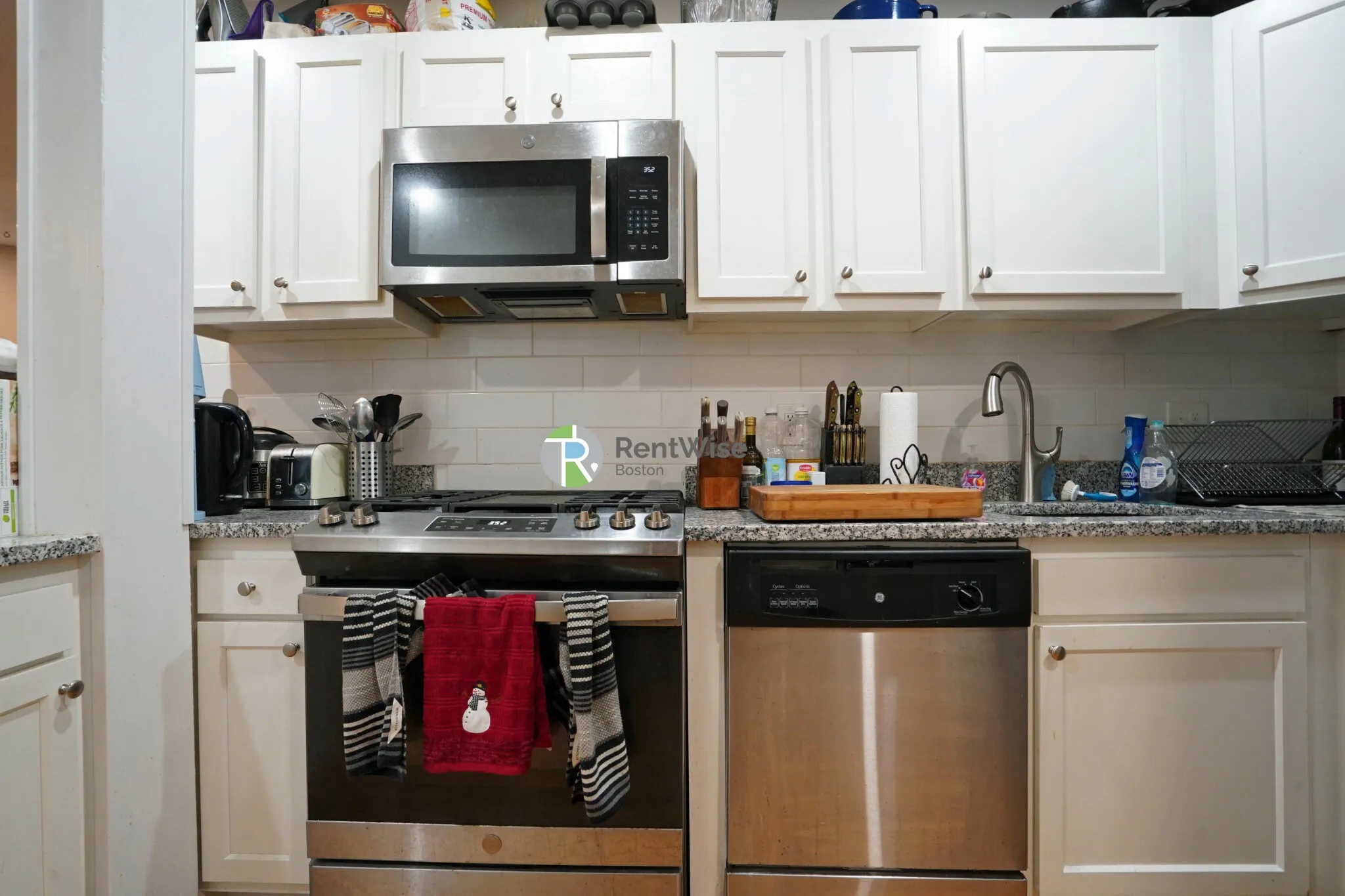 4 Lorraine Ter, Allston