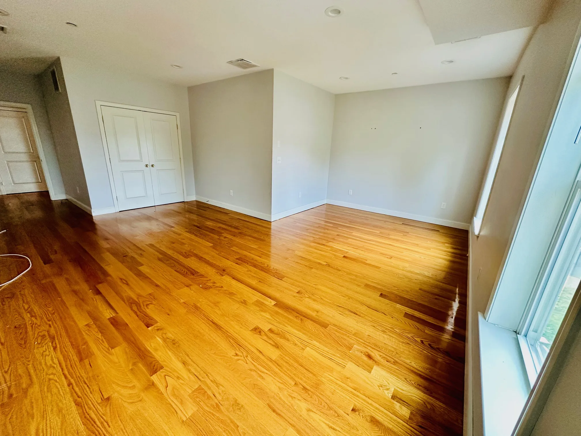 15 Dana Ave, Hyde Park