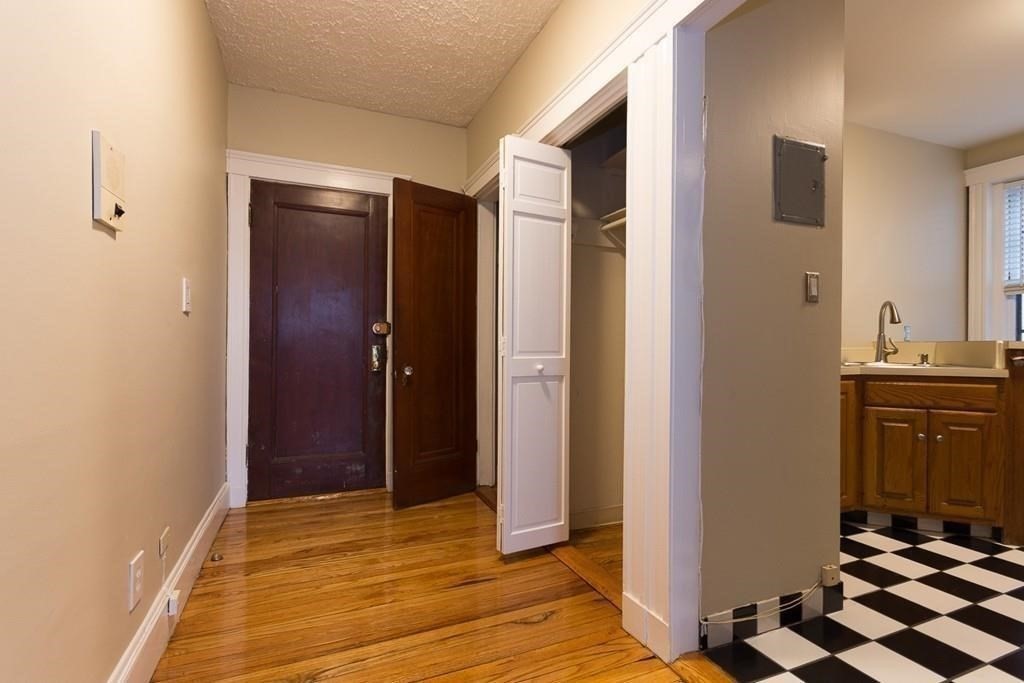 2035 Commonwealth Ave, Brighton