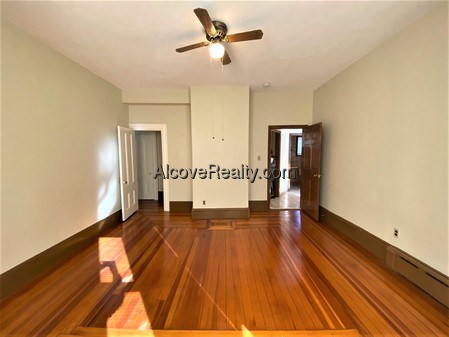 1.5 bed, 1 bath apartment for rent at 18 Prospect Hill Ave Unit 1, Union Square — photo 2 of 7