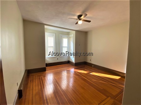 1.5 bed, 1 bath apartment for rent at 18 Prospect Hill Ave Unit 1, Union Square — photo 3 of 7