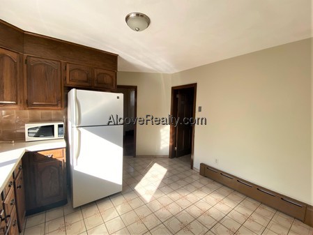 1.5 bed, 1 bath apartment for rent at 18 Prospect Hill Ave Unit 1, Union Square — photo 5 of 7