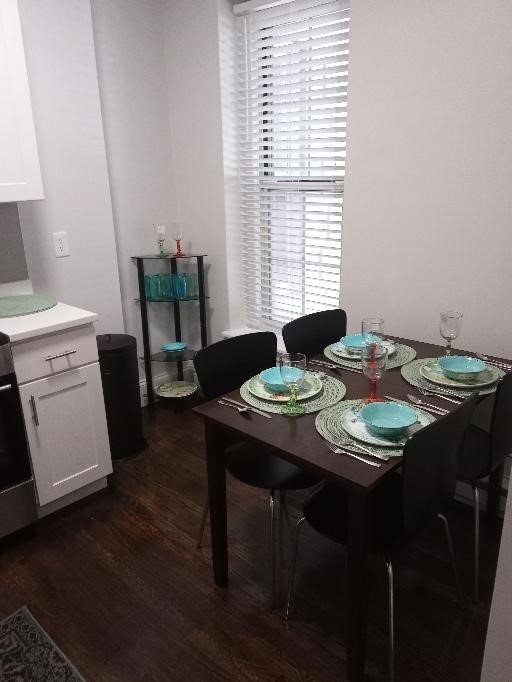 3 bed, 1 bath apartment for rent at 16 Clearway St Unit 2, Back Bay — photo 2 of 8