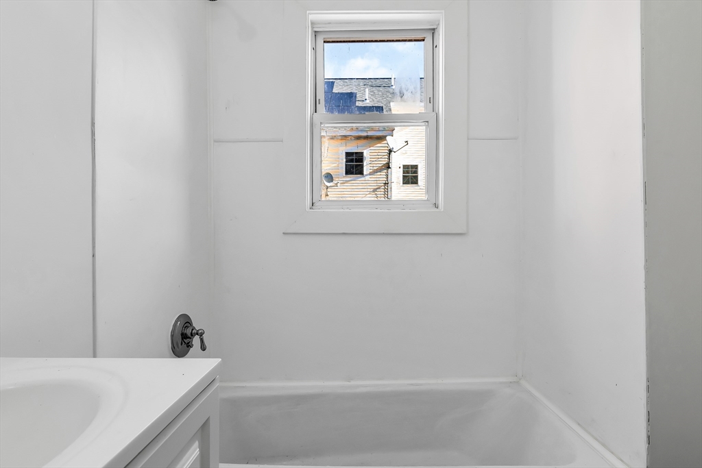 40 Summer St, Lawrence