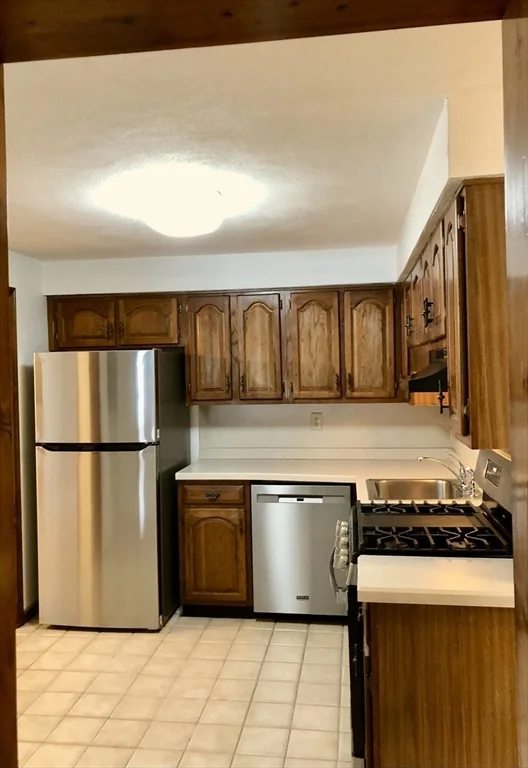 98 Apache Way, Tewksbury