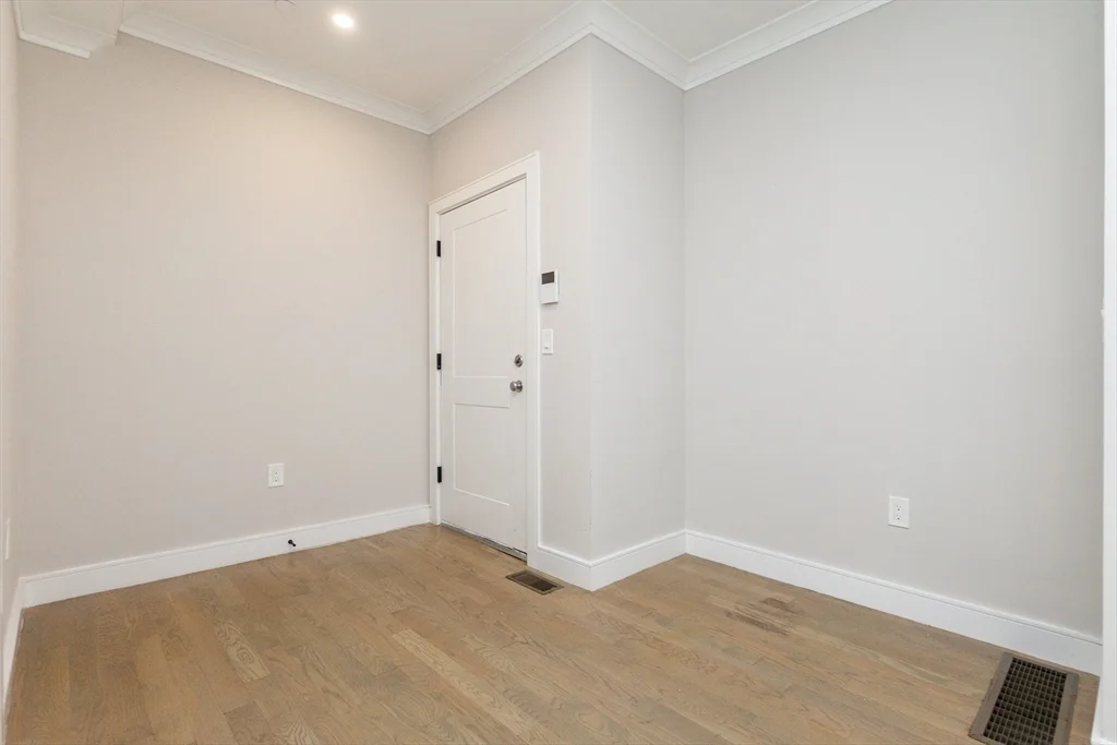 12 Reedsdale St, Allston