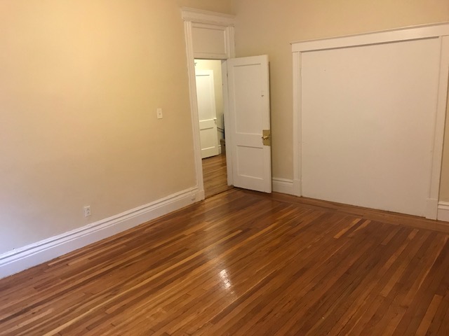 3 bed, 1 bath apartment for rent at 1109 Boylston St Unit 3, Fenway — photo 2 of 6