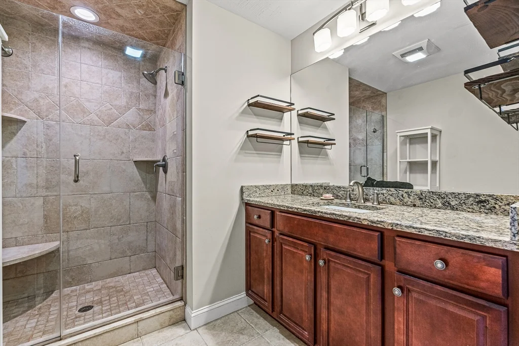 176 Washington St, Reading