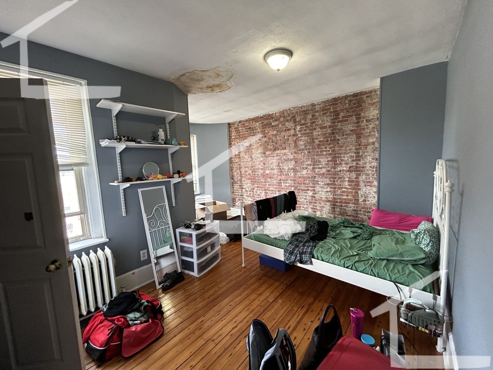 879 Beacon St, Fenway