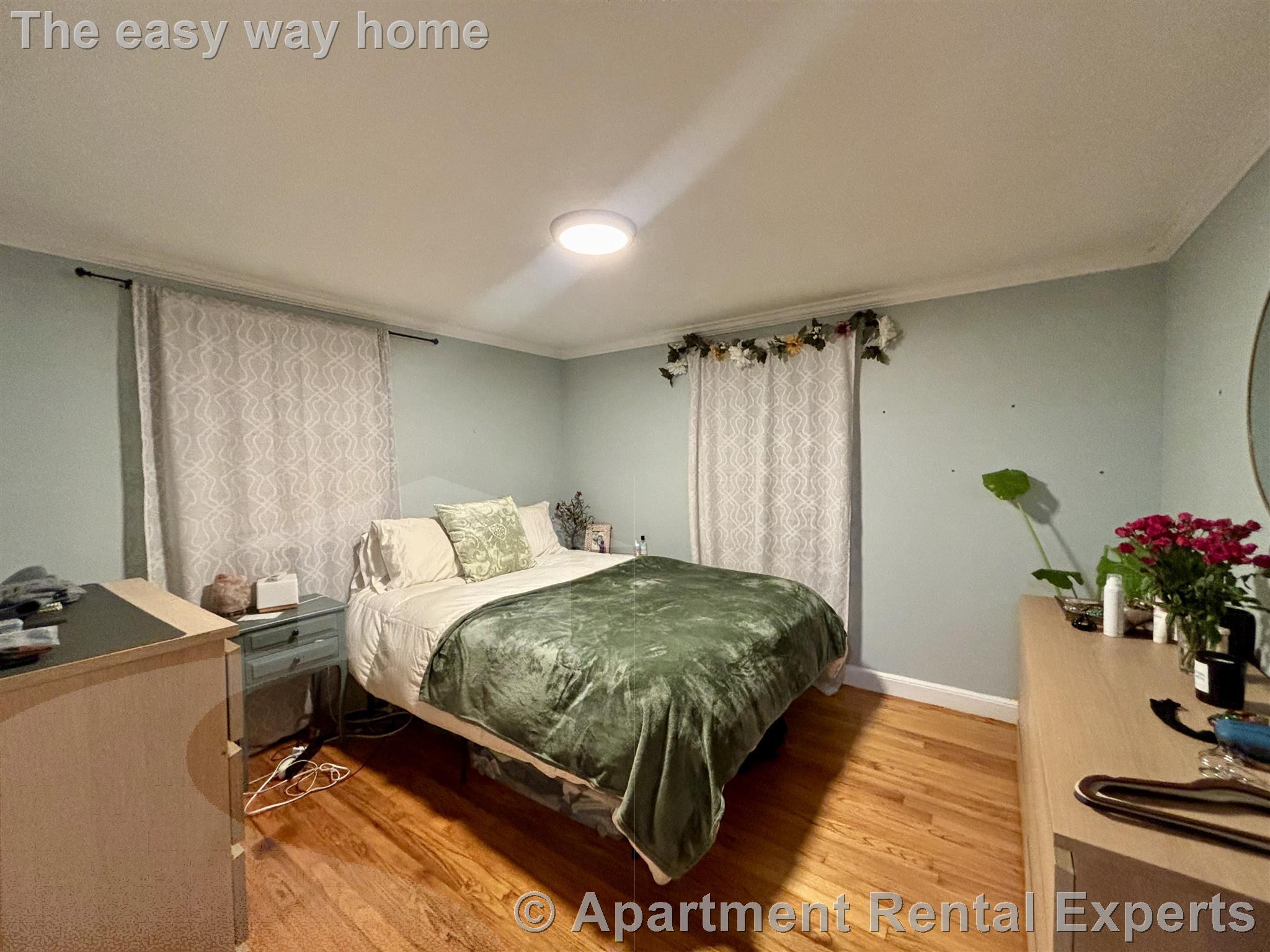 768 Main St, Wakefield