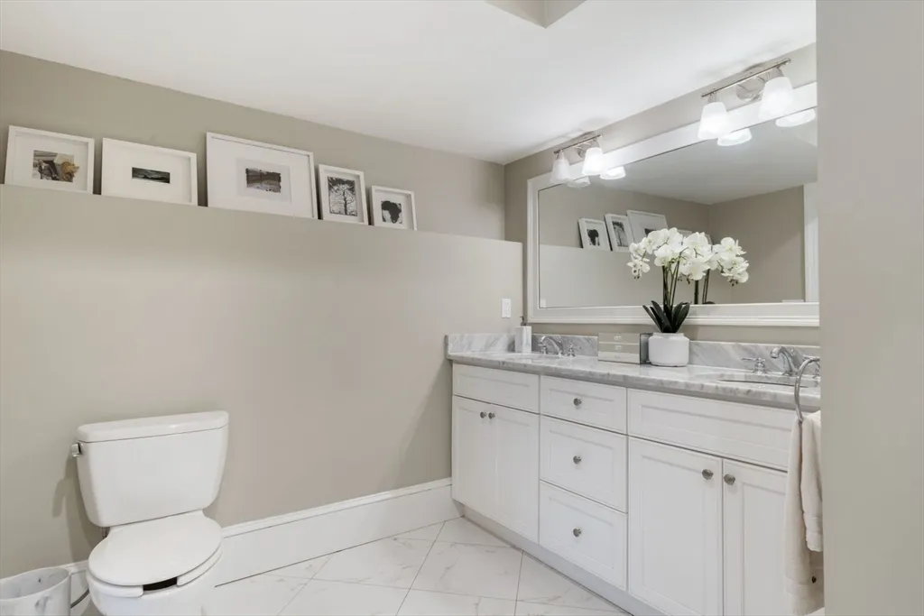 532 East Broadway, South Boston