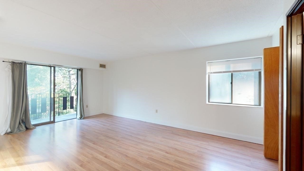 390 Broadway, Winter Hill