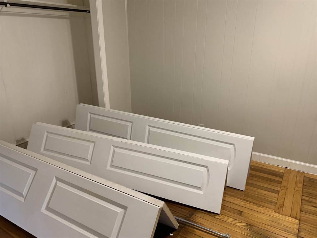 512 Pine St, Fall River