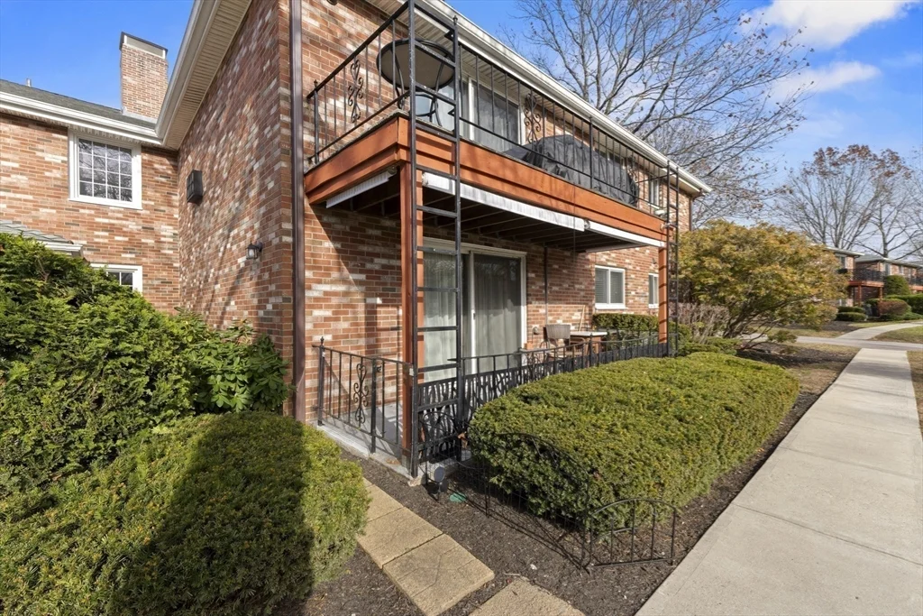 18 Fountain Ln, Weymouth